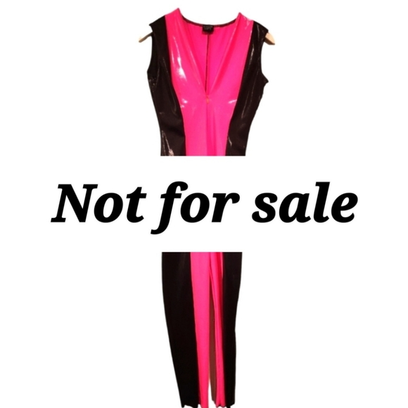 HOT PINK BLACK SIDE STRIP V NECK FITTED STRETCH JUMPER. - Picture 1 of 6